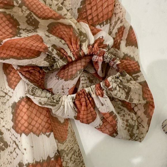 Adrienne Snake Print Blouson Sleeve V-Neck Pink Blush Metallic Size Small - Picture 9 of 12